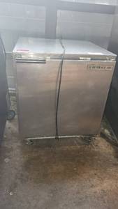 lot 8457 image: Commercial Beverage Air Undercounter Refrigerator (#UCR27A)