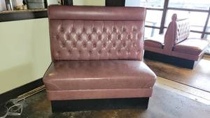 lot 30010 image: Single Vinyl Booth