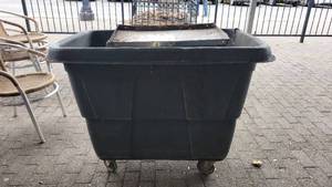 lot 30046 image: Large Rolling Garbage Can