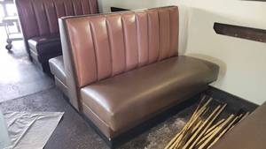 lot 30103 image: Double Sided Vinyl Booth