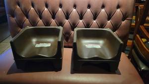 lot 30170 image: (2) Booster Seats