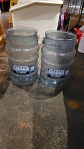lot 30175 image: (2) San Jamar Ice Buckets
