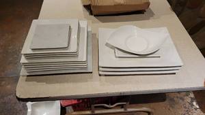 lot 30192 image: Assorted White Square Dishes&nbsp