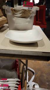 lot 30200 image: (20) White Subtle Wave Dinner Plates&nbsp