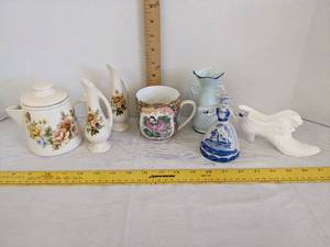 lot 402 image: Home decor