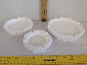 lot 403 image: Vintage milk glass stacking ashtray set