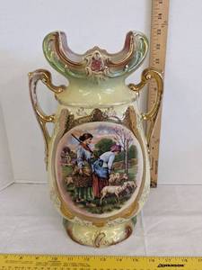 lot 406 image: Large England strasburg ware mantel vase 13 T