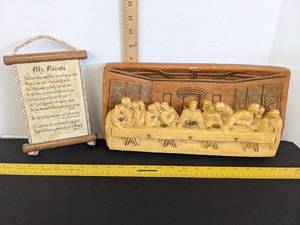 lot 431 image: Religious decor