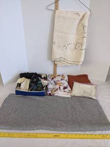 lot 434 image: Various fabrics