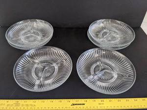 lot 449 image: (6) Clear small serving plates