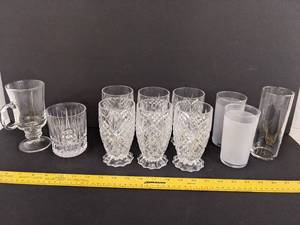 lot 460 image: Various clear drinking glasses