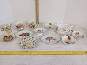 lot 473 image: Decorative tea cups & saucers