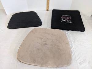 lot 482 image: (3) Seat cushions