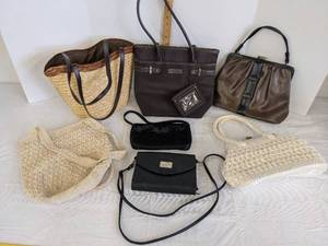 lot 483 image: (7) Women hand bags