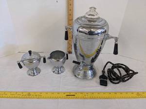 lot 507 image: Vintage electric peak-o-matic keystoneware percolator