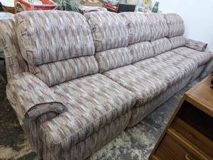 lot 516 image: Norwalk 3 - piece sectional 2 end chairs recline & sofa is sleeper sofa 125 Long