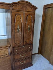lot 464 image: Thomasville wooden wardrobe 27 12 W x 17 D x 78 H