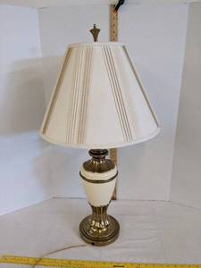 lot 524 image: Whitegold table lamp