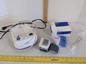 lot 531 image: Philip respironics, pill cutter, alcohol prep & blood pressure