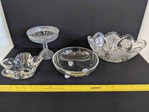 lot 541 image: Glass decor candy dishes