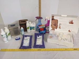 lot 562 image: Bathroom items