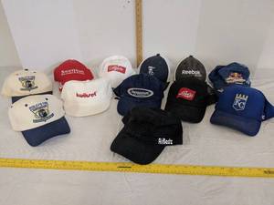 lot 568 image: Various baseball caps