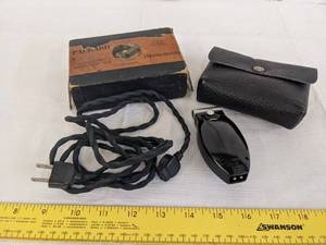 lot 577 image: Vintage Packard lektro shaver
