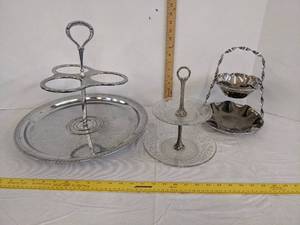 lot 601 image: (3) 2-tier serving tray