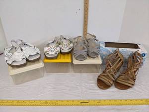 lot 605 image: (4) Pairs of sandals 8 12 & 9 12
