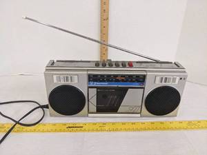lot 607 image: Emerson CTP 927 radio