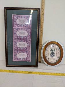 lot 608 image: Wall art & decorative wall clock