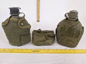 lot 611 image: (2) Canteens wextra sleeve