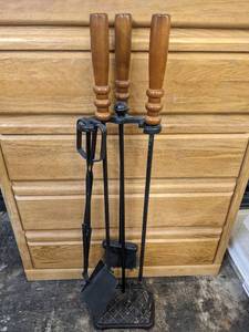lot 627 image: Heavy duty wooden handle fireplace tool set