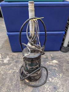 lot 629 image: Sears submersible utility pump