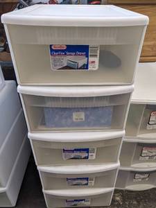 lot 632 image: (5) Storage drawers
