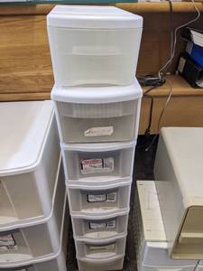 lot 634 image: (7) Storage drawers