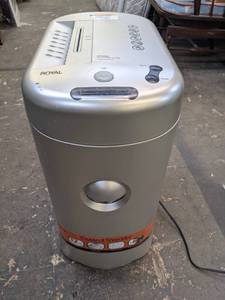 lot 644 image: Royal heavy duty crosscut shredder