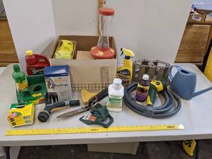 lot 665 image: Large lot of garden supplies