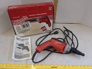 lot 666 image: Milwaukee heavy duty screwdriver
