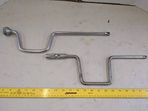 lot 668 image: (2) Driver speed handles sockets