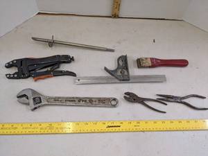 lot 671 image: Pliers, adjustable wrench & viper grip pliers