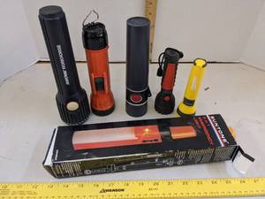 lot 675 image: (6) Flash lights