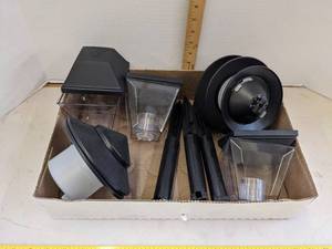 lot 683 image: Outdoor pathway lights
