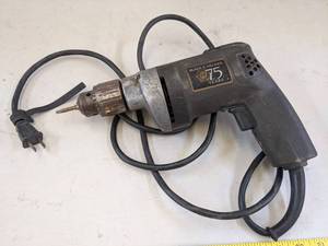 lot 686 image: Black & Decker 75th anv. 38 VSR holgun drill