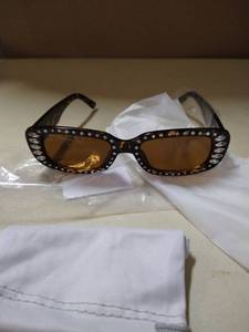 lot 3642 image: Ladies rhinestone rimmed tortoise shell sunglasses
