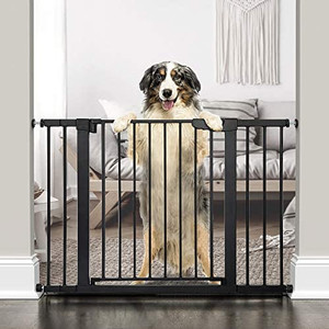 lot 4717 image: Cumbor 46��Auto Close Safety Baby Gate