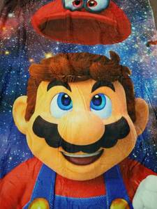 lot 8118 image: Super Mario throw blanket 50x38 inches