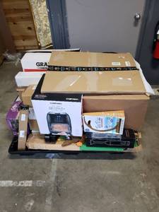 lot 1647 image: Pallet of Misc. Items