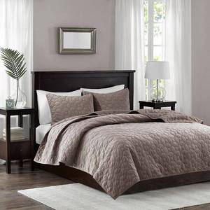 lot 7391 image: Madison Park Harper Velvet 3-Piece KingCal King Quilted Coverlet Set