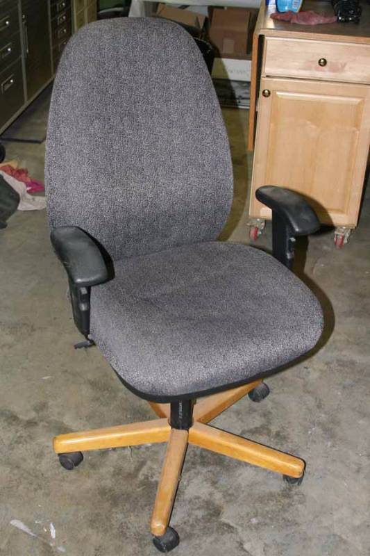 lot 5431 image: Office Chair